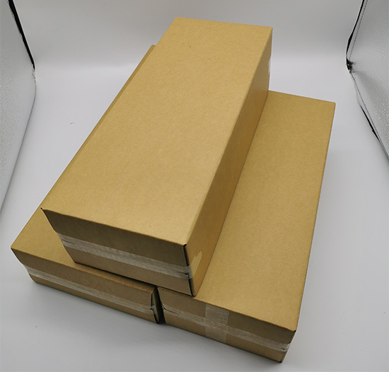 長(zhǎng)方形三層瓦楞臺(tái)灣黃紙紙箱子 長(zhǎng)方形三層瓦楞臺(tái)灣黃紙紙箱子